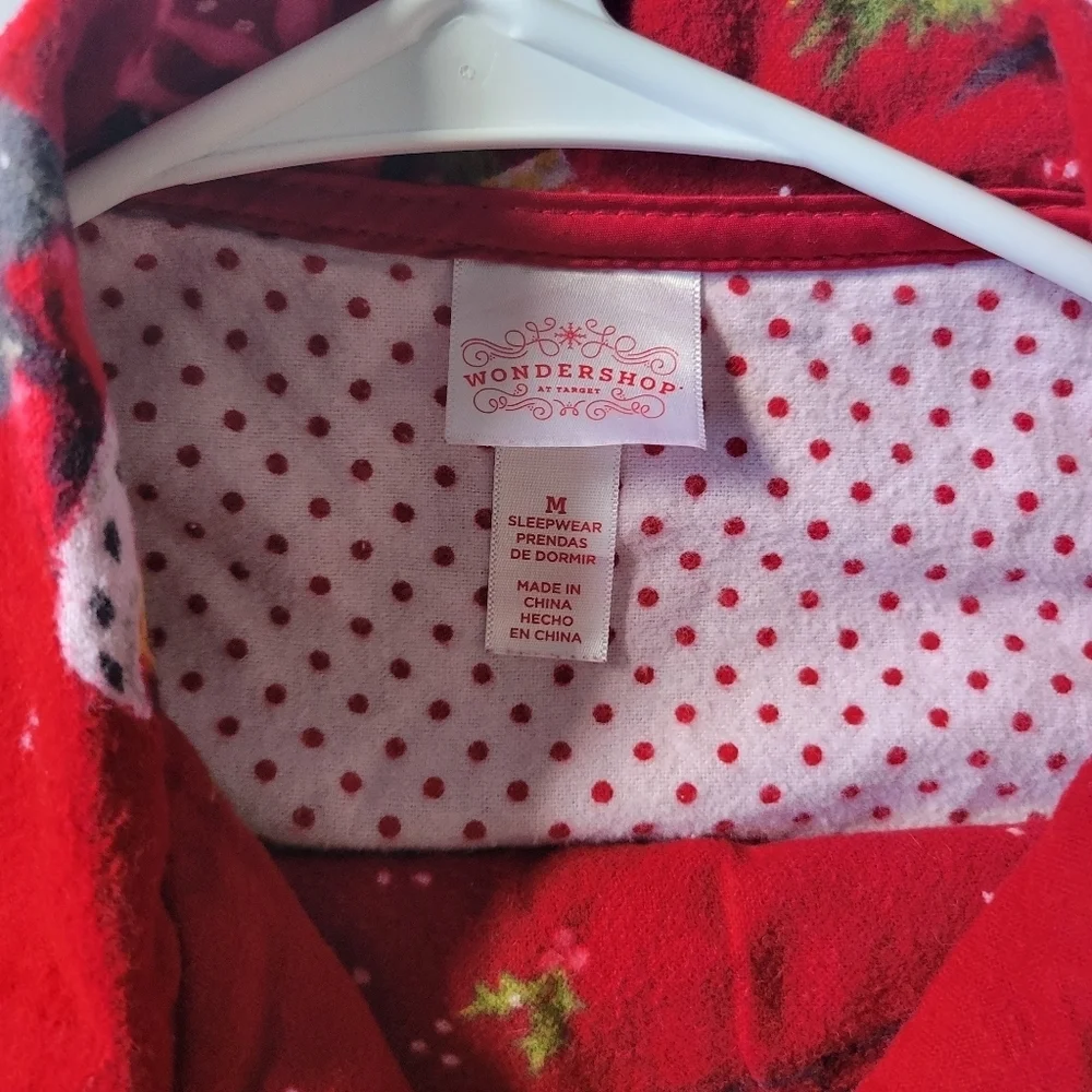 Wonders Holiday Sleepwear Set.